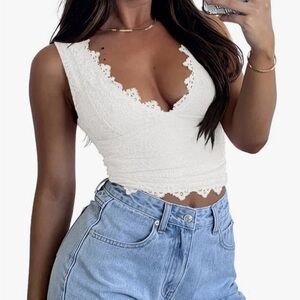 NWT ReoRia White Lace V-Neck Tank Top Scalloped Hem